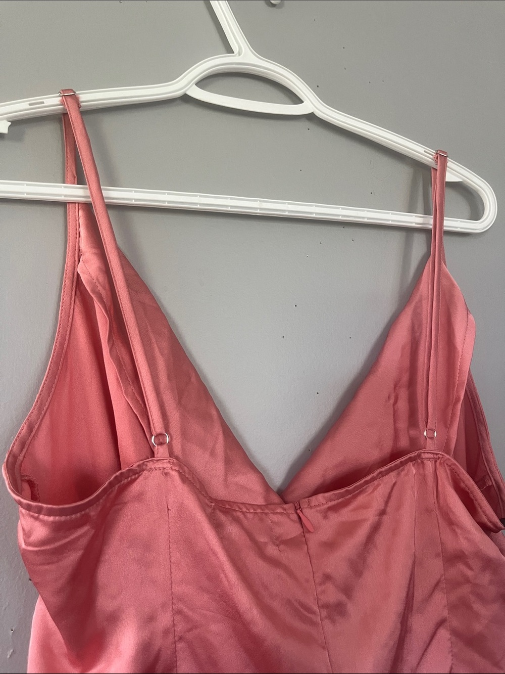 PrettyLittleThing Rose Pink Satin Cowl Midi Dress 16 - Picture 9 of 10